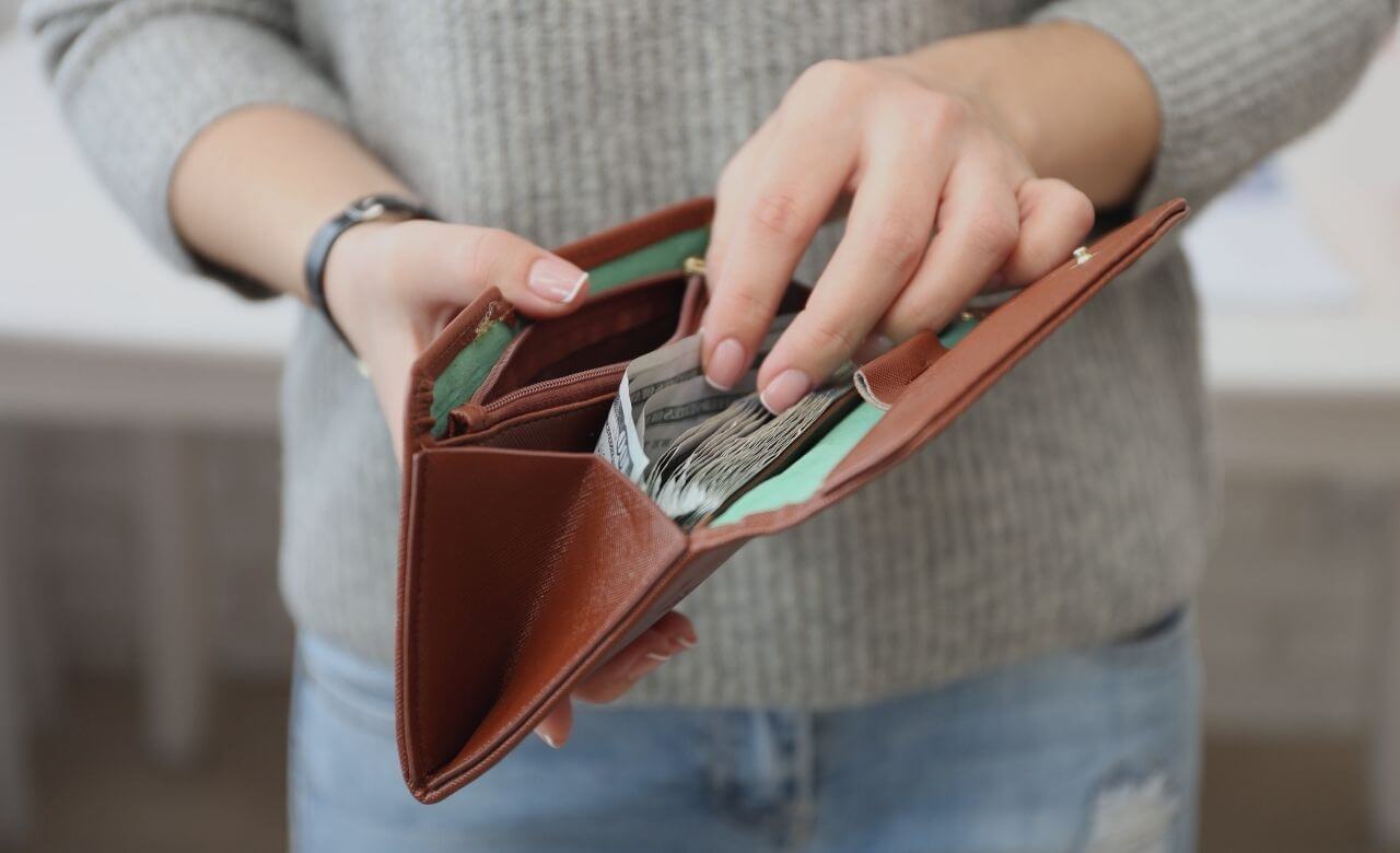 Avoid Excessive Spending and Buying on deals day like black friday